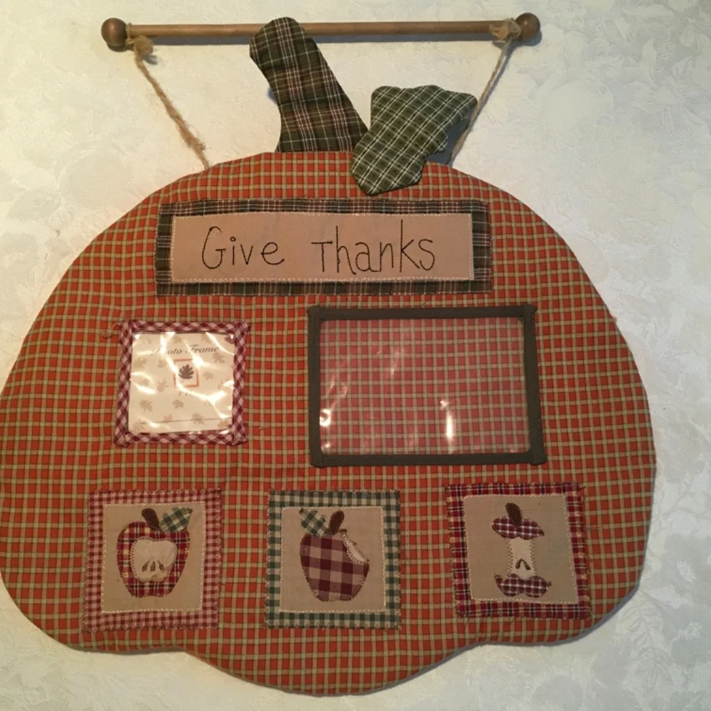 “Give Thanks” fabric and felt hanging decoration with 2 photo slots